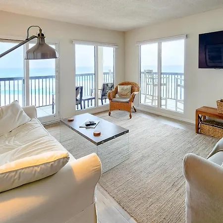 Pinnacle Port Pleasures, B2405